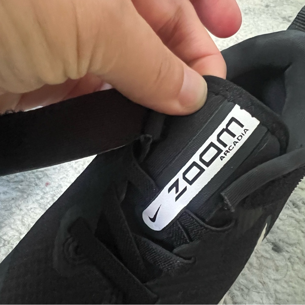 NWOT Nike Air Zoom Arcadia Boys Running Shoes Tennis Shoes Black White Sneakers - Picture 10 of 13